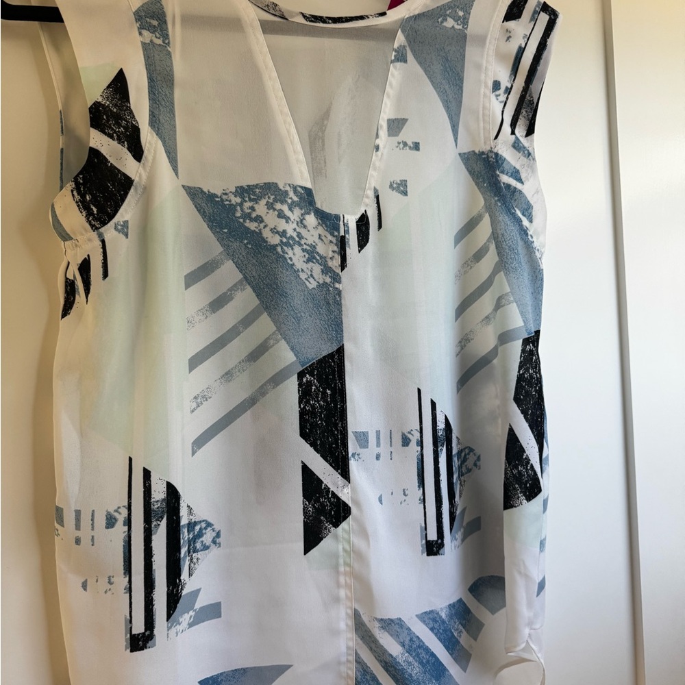 Vince Camuto White Sleeveless Top with Blue and Black Geometric Print